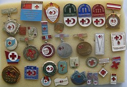 Значки Красного Креста и Полумесяца - фото 1