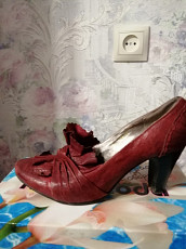 Продаю туфли женские кожаные т-красные на каблуке 38.размер - фото 3