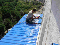 Ремонт и установка балконных козырьков (плит) - фото 6