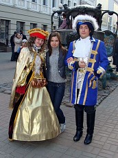 Шикарные костюмы Петра I и Екатерины II на прокат в аренду