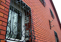 Решетки (сварные, кованые) на окна, балконы, двери - фото 4