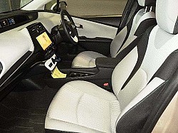 Лифтбек гибрид Toyota Prius кузов ZVW50 модификация S Safety - фото 5