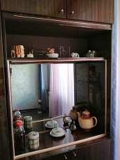 Глянцевый Шкаф для посуды с антресолью - фото 6