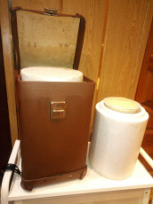 Винтажный Термос в чемодане с замком
