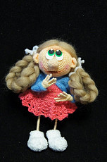 Продам связанную игрушку Девочка с косами - фото 4