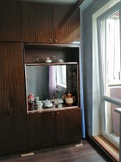 Глянцевый Шкаф для посуды с антресолью - фото 4