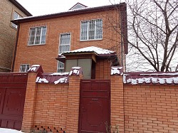 Продам Кирпичный Дом S - 203 кв. м. на ЗЖМ, ул. Малиновского