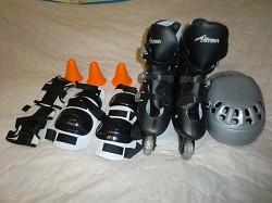 Ботинки роликовые с набором защиты и шлемом