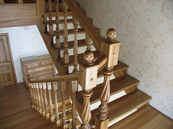 Лестницы деревянные из ясеня и дуба изготовление на заказ - фото 9