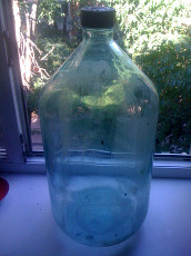 Бутыль стекло 10 литров и коллекция элитных бутылок-виноделу - фото 1
