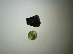 Метеорит чёрный камень стекло - фото 4