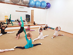 Baby Energy 4+ - танцы, гимнастика, детская хореография - фото 3