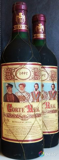 Бутылка испанского вина "Королевский Двор" для коллекции