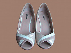Туфли женские бежевые лакированные, с открытыми носками, б/у