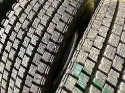 Грузовые шины б/у 10.00 20 Dunlop - фото 1